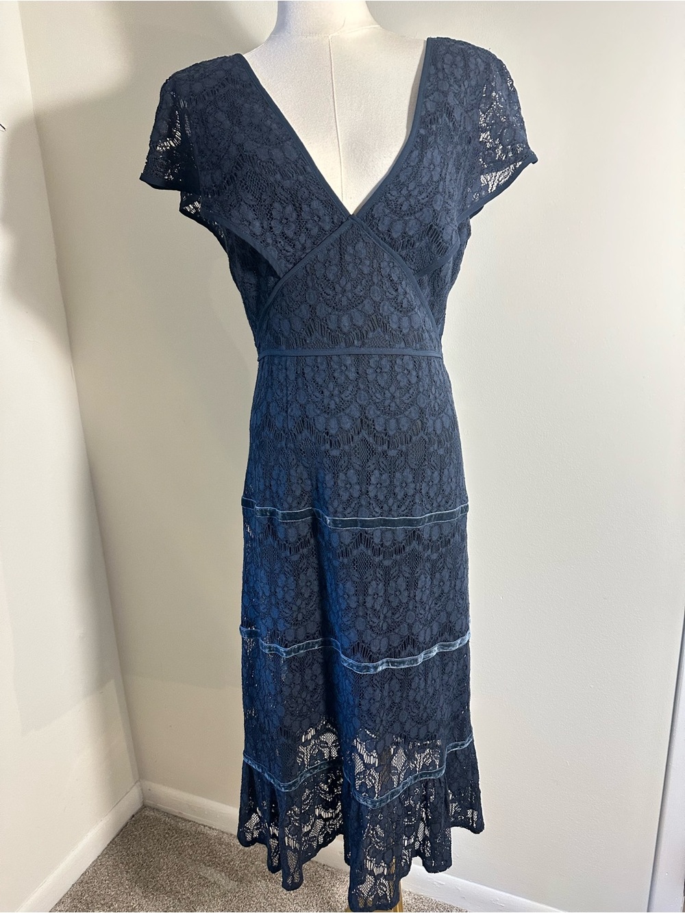 Foxiedox Clarinda Tiered Lace Dress Anthropologie Navy Blue Velvet Trim – Small